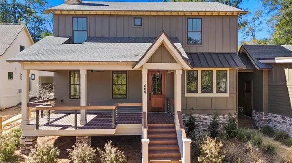 Fairhope, AL 36532,609 Pensacola AVE