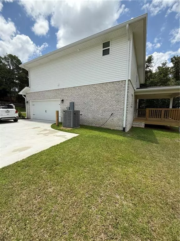 Mobile, AL 36618,3557 Meadow LN E