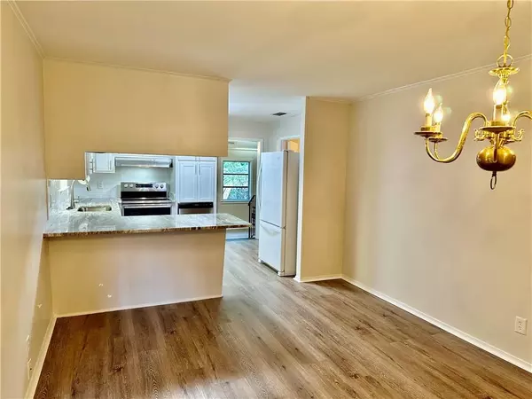Mobile, AL 36618,2117 Morganthau DR
