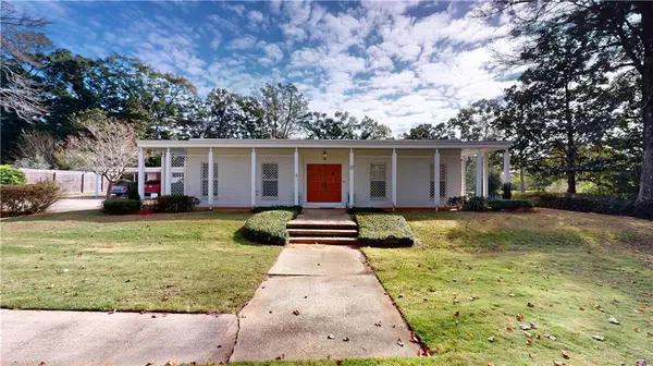 13 Spring Bank RD S, Mobile, AL 36608