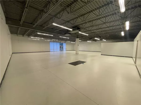 Mobile, AL 36609,3920 Cottage Hill RD