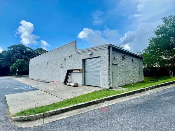 Mobile, AL 36609,3920 Cottage Hill RD