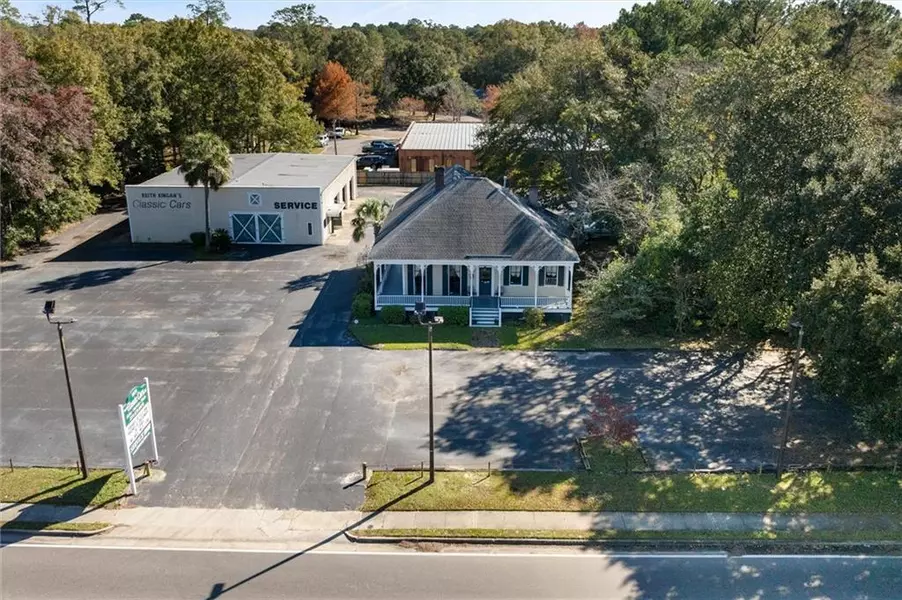 3251 Cottage Hill RD, Mobile, AL 36606