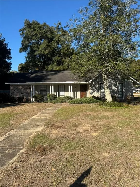 459 Margiana DR, Satsuma, AL 36572