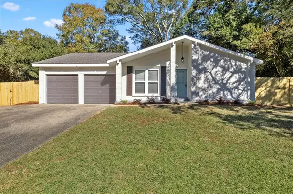 6352 Roundtree CT, Theodore, AL 36582