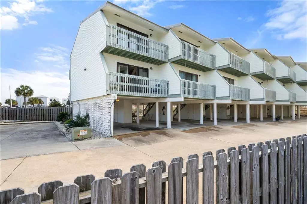 Gulf Shores, AL 36542,554 Beach BLVD E #1