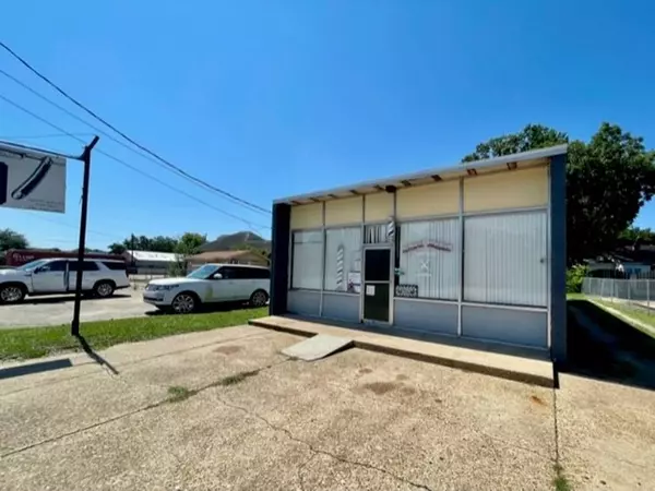 Mobile, AL 36604,1055 Springhill AVE