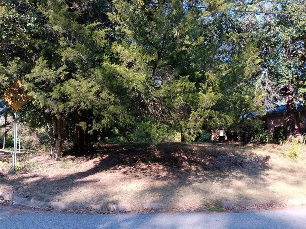 Mobile, AL 36617,2318 Osage ST