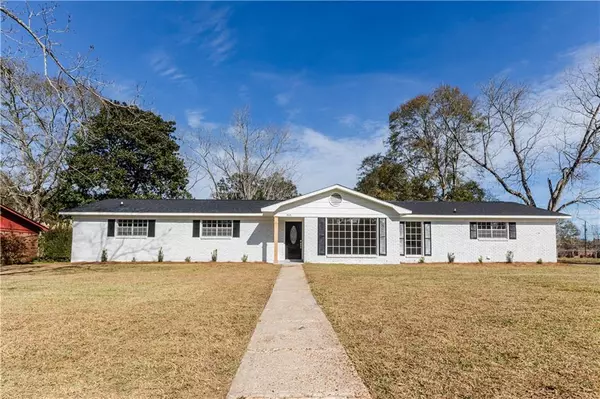 404 Joseph DR, Satsuma, AL 36572