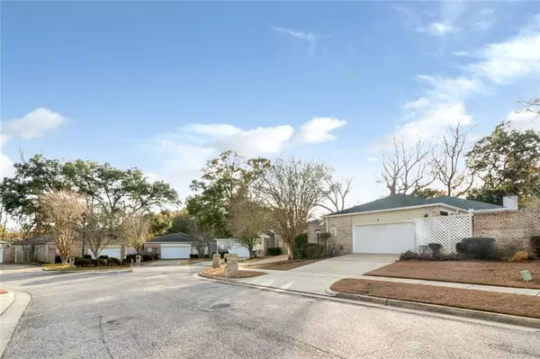 Mobile, AL 36608,132 Woodruff CT