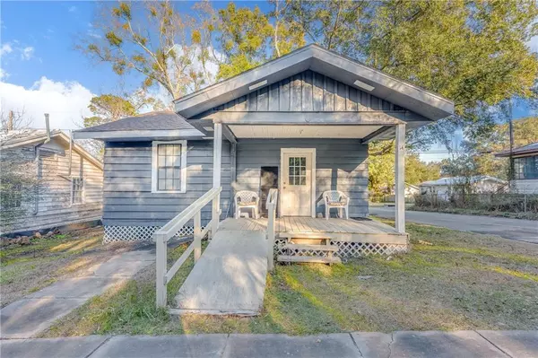 14 Southern ST, Chickasaw, AL 36611