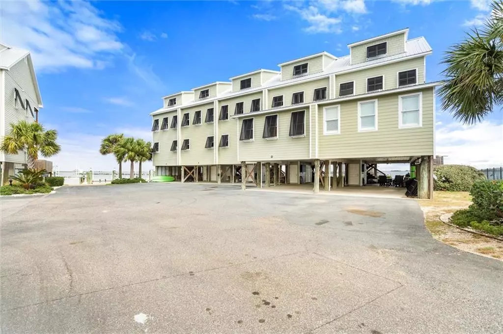 Dauphin Island, AL 36528,900 Delchamps AVE #C