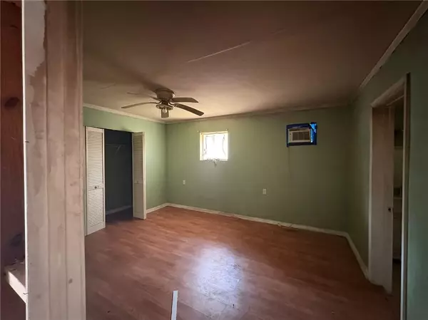 Bayou La Batre, AL 36509,13870 Railroad ST