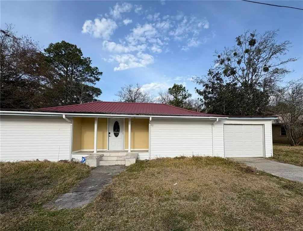 Bayou La Batre, AL 36509,13870 Railroad ST