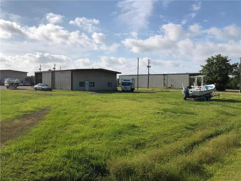 Theodore, AL 36582,8701 Bellingrath RD