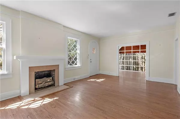 Mobile, AL 36604,1706 Hunter AVE