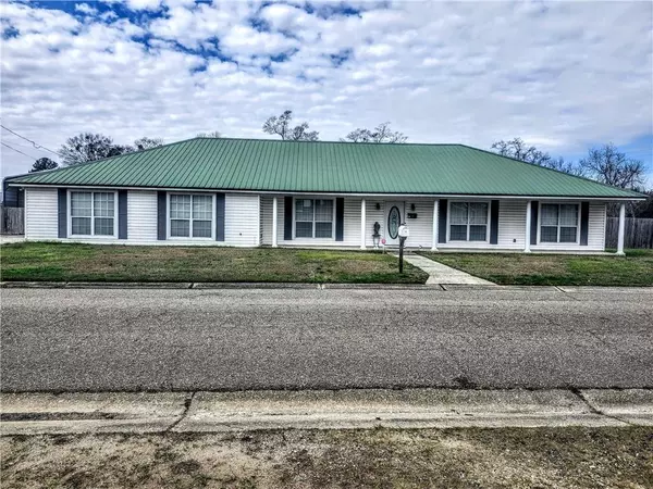 365 Erie ST, Chickasaw, AL 36611