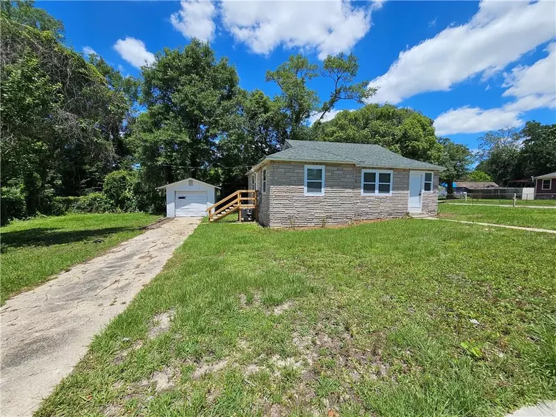 2071 Foster LN, Mobile, AL 36605