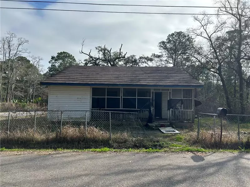 9045 Rabby ST W, Bayou La Batre, AL 36509