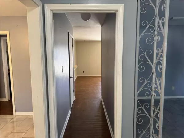 Mobile, AL 36608,859 Forest Wood DR
