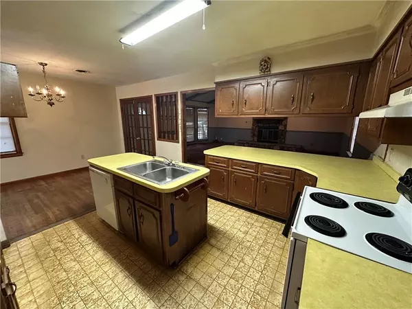 Mobile, AL 36695,280 Lakeview DR