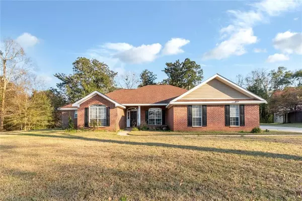 10541 Eagle Point CT, Grand Bay, AL 36541