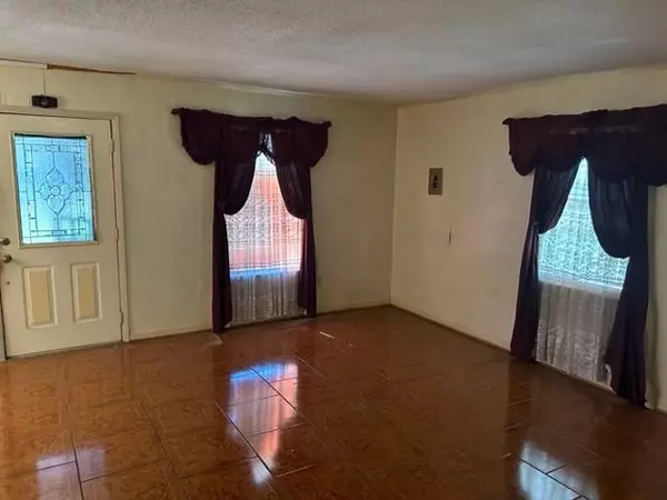 Mobile, AL 36612,734 Felder AVE