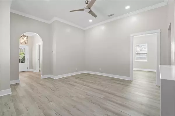 Mobile, AL 36607,119 Hyland AVE