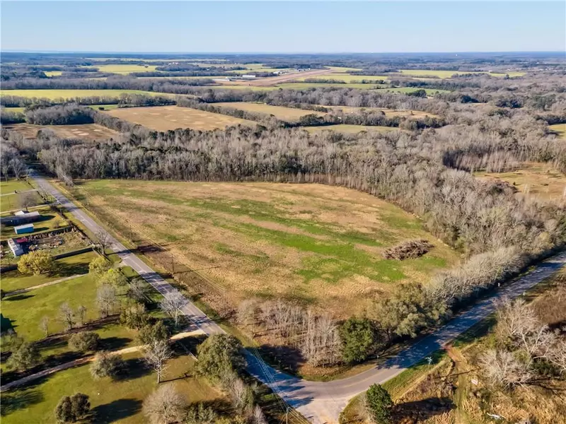 2 March RD, Irvington, AL 36544