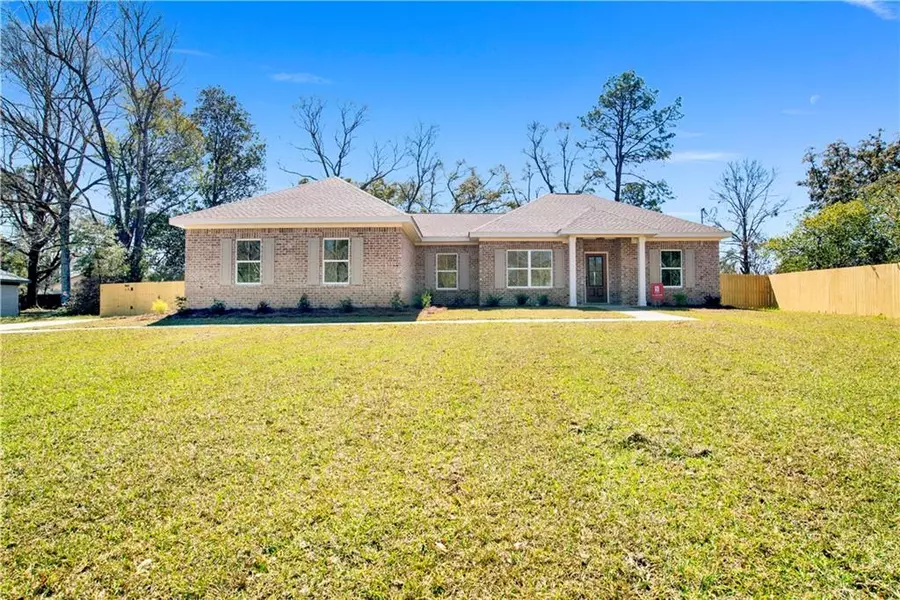 5925 Theles DR, Mobile, AL 36693