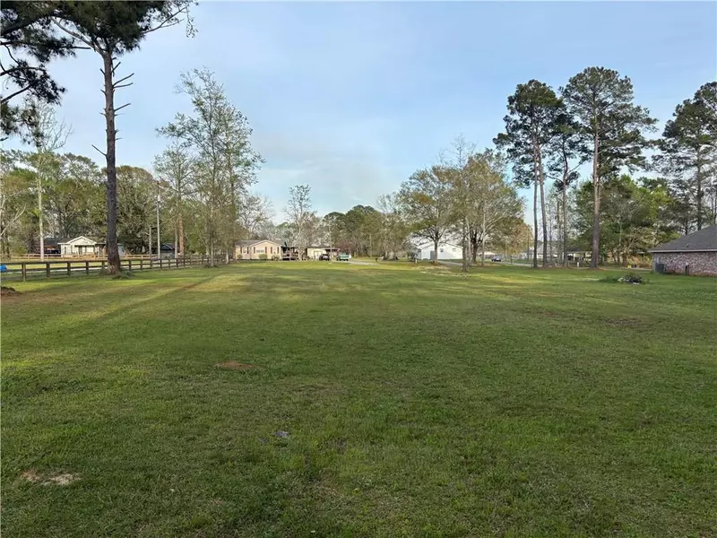 10672 Douglas RD, Grand Bay, AL 36541