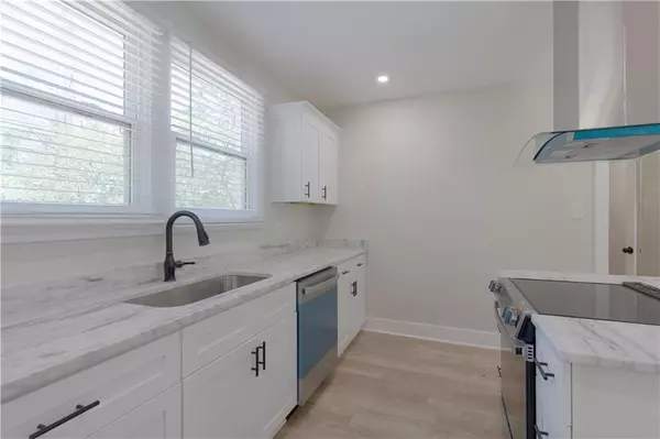 Mobile, AL 36606,450 Magnolia RD