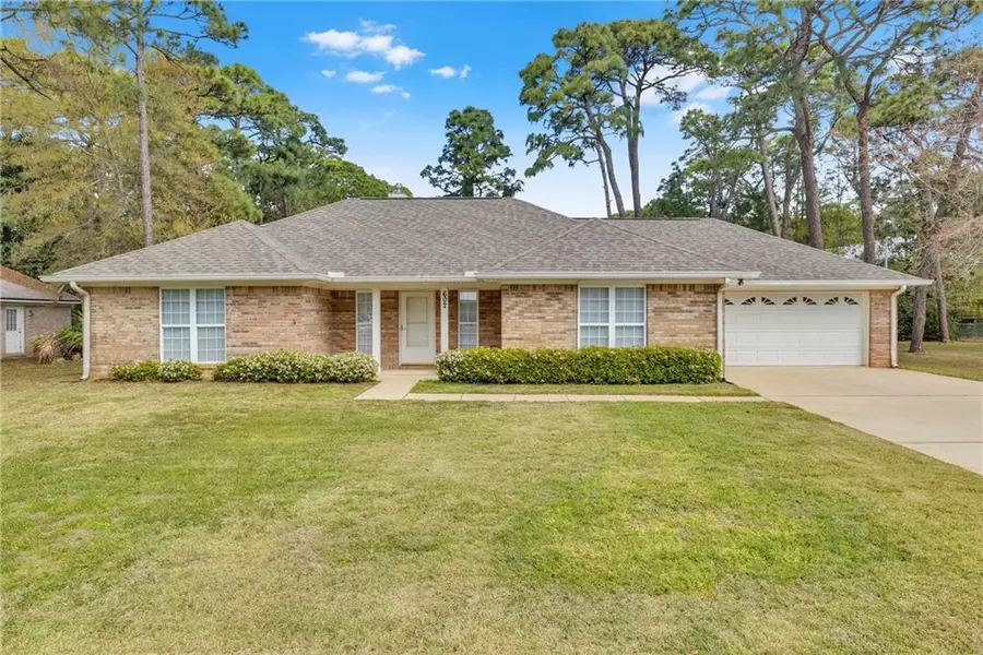 602 General Ledbetter PL, Dauphin Island, AL 36528