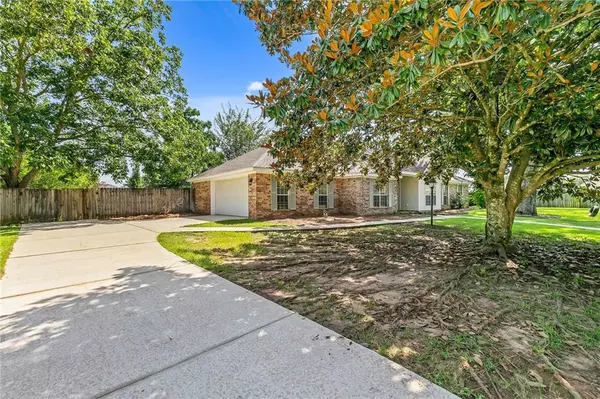 10706 Hunters CT W Mobile, AL 36695