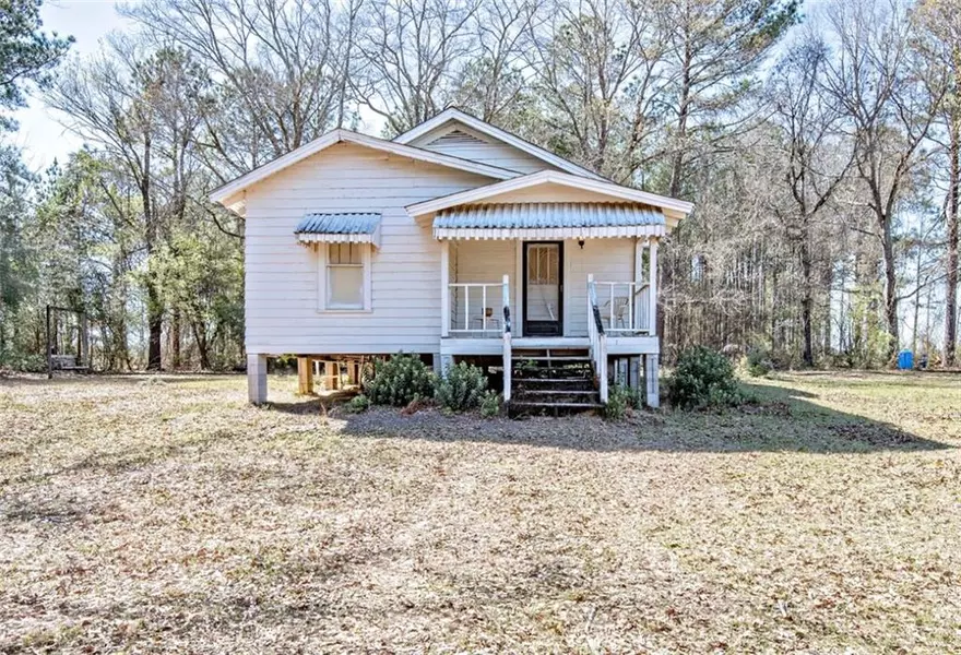 8 Spring Bank RD S, Chatom, AL 36518