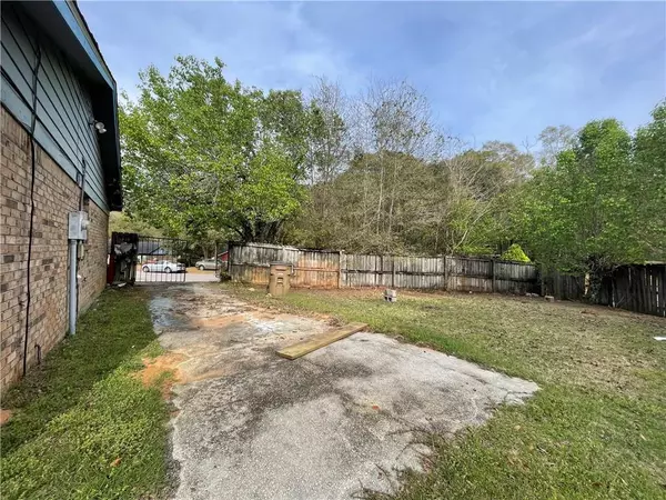 Mobile, AL 36608,1121 Orangeburg DR W