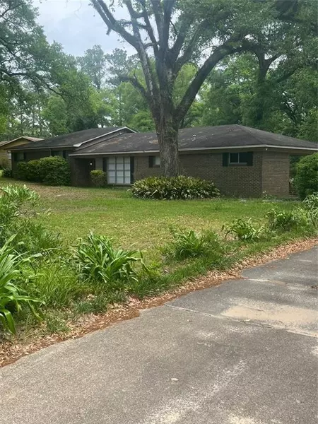 6350 Gilbert DR W, Satsuma, AL 36572