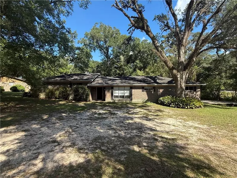 6350 Gilbert DR W, Satsuma, AL 36572