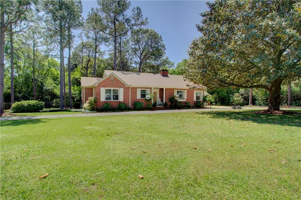 Mobile, AL 36609,4207 Michael BLVD