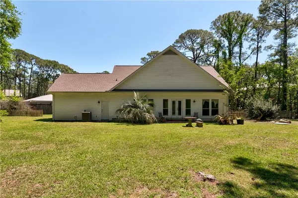 Dauphin Island, AL 36528,510 Fort Mims PL