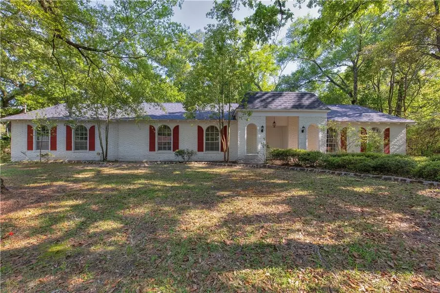 2301 Lantern LN W, Mobile, AL 36693