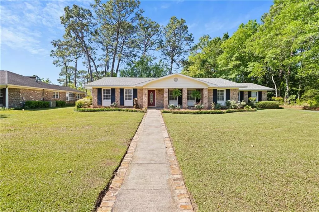 Mobile, AL 36693,3813 St Andrews LOOP N