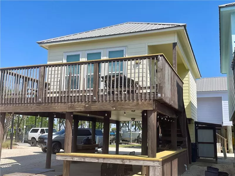713 Lemoyne DR, Dauphin Island, AL 36528