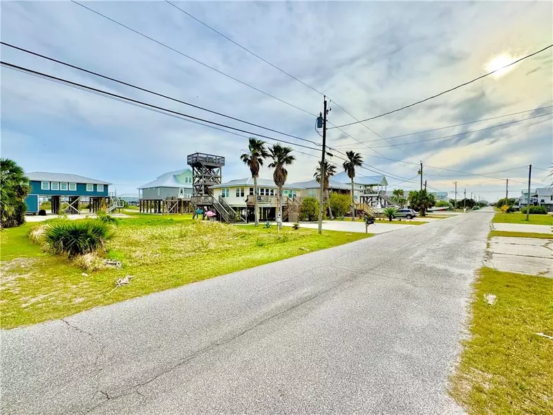 2029 Cadillac AVE, Dauphin Island, AL 36528
