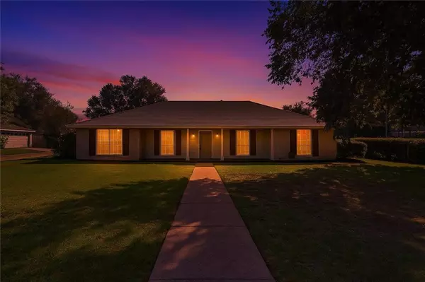 Mobile, AL 36609,1213 Edinburgh CT