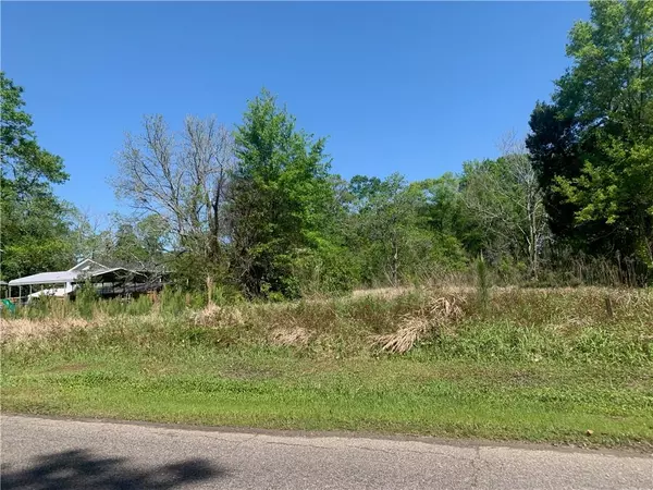 9010 Little River RD, Bayou La Batre, AL 36509