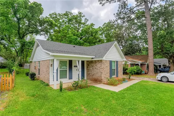 Mobile, AL 36609,1107 Mcneil AVE