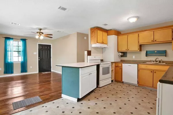 Eight Mile, AL 36613,5889 Lott RD