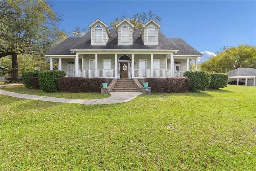 10197 Bellingrath RD, Theodore, AL 36582