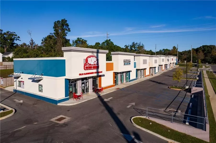 5803 Old Shell RD, Mobile, AL 36608